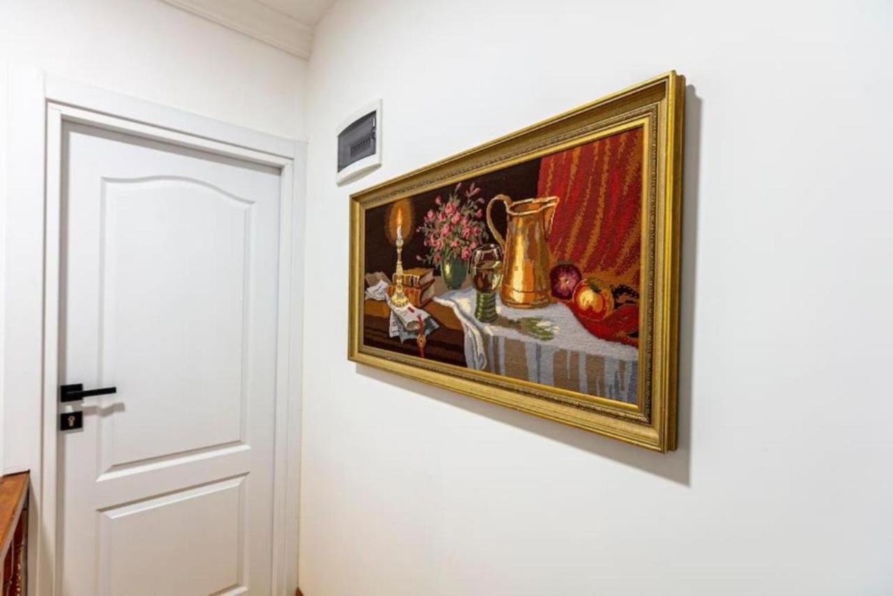 Historical 4-Br Home Steps From Besiktas Stadium & Bosphorus Views - Prime Nisantasi Location! Estambul Exterior foto