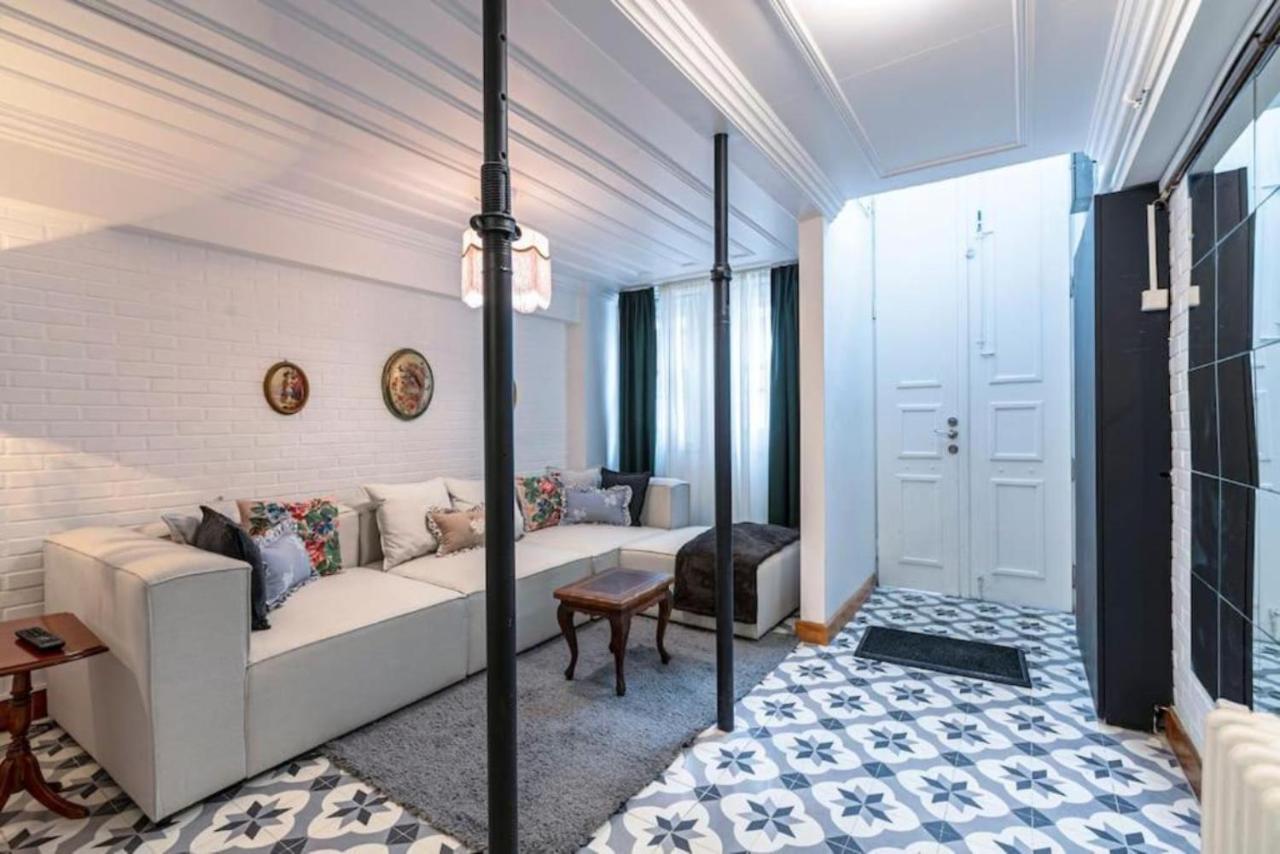 Historical 4-Br Home Steps From Besiktas Stadium & Bosphorus Views - Prime Nisantasi Location! Estambul Exterior foto